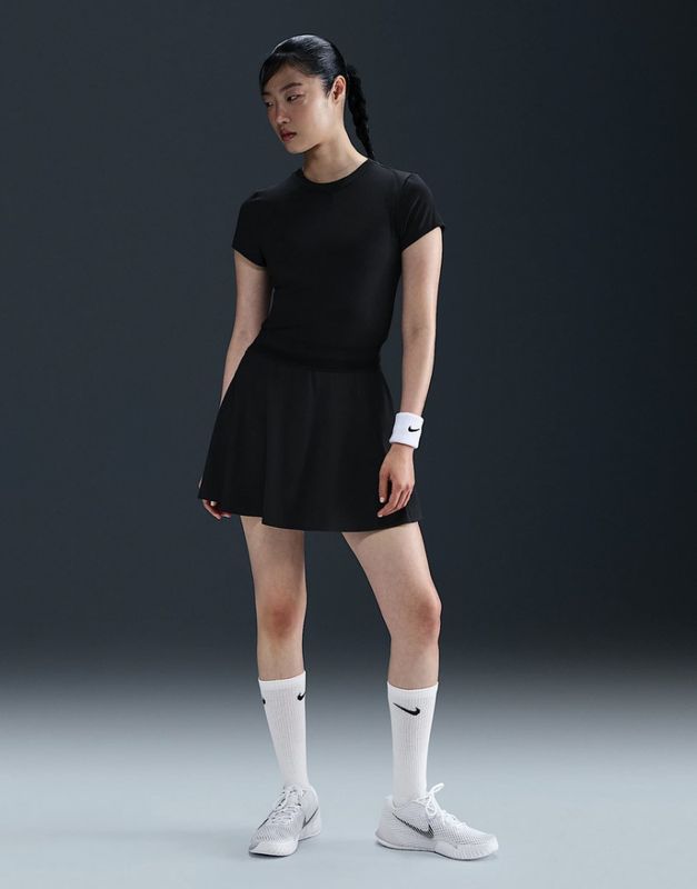 NikeCourt Advantage Women's Dri-FIT Short Sleeve Tennis Top (Svart)